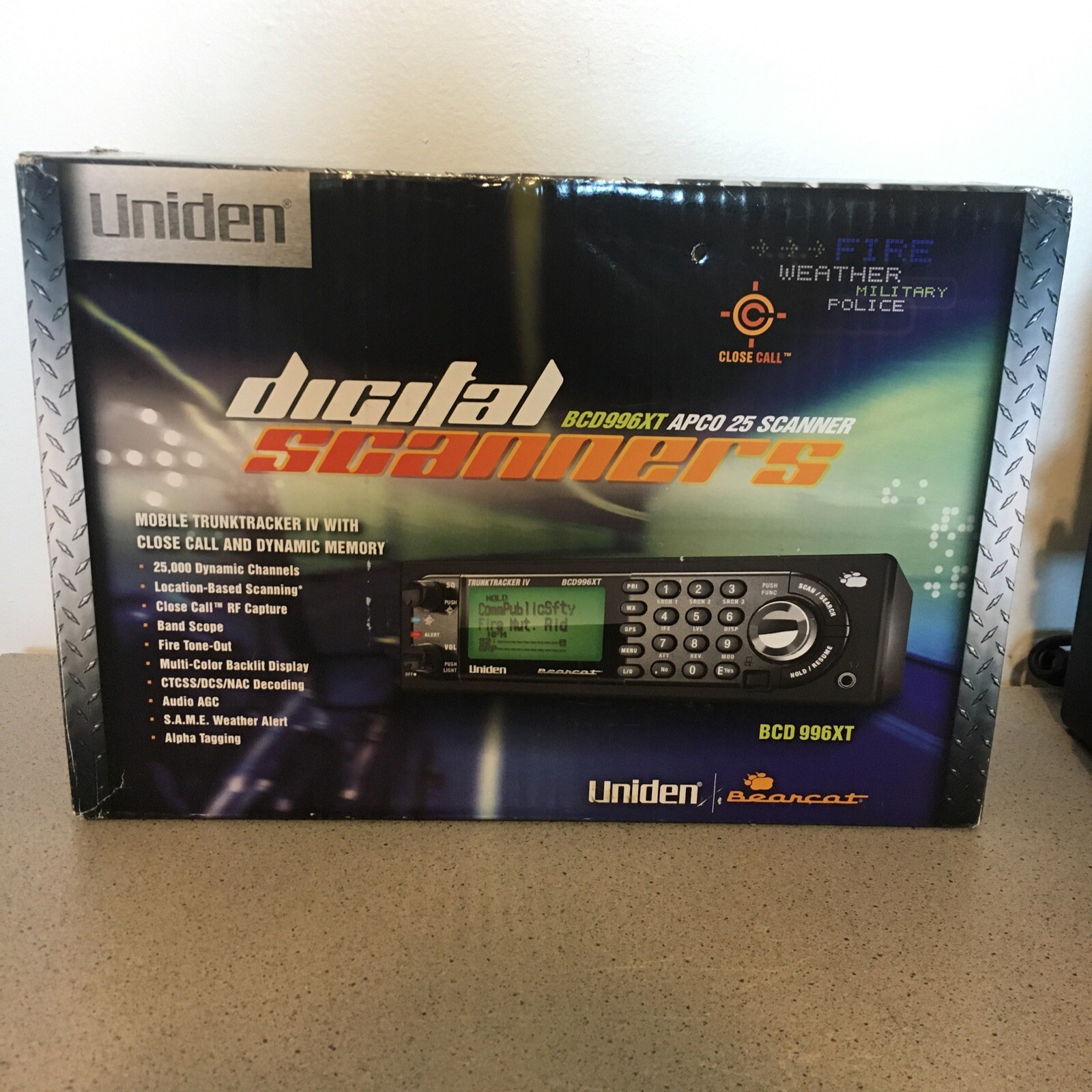 Uniden BCD996XT P25 Digital Trunktracker IV Mobile Base Scanner in box