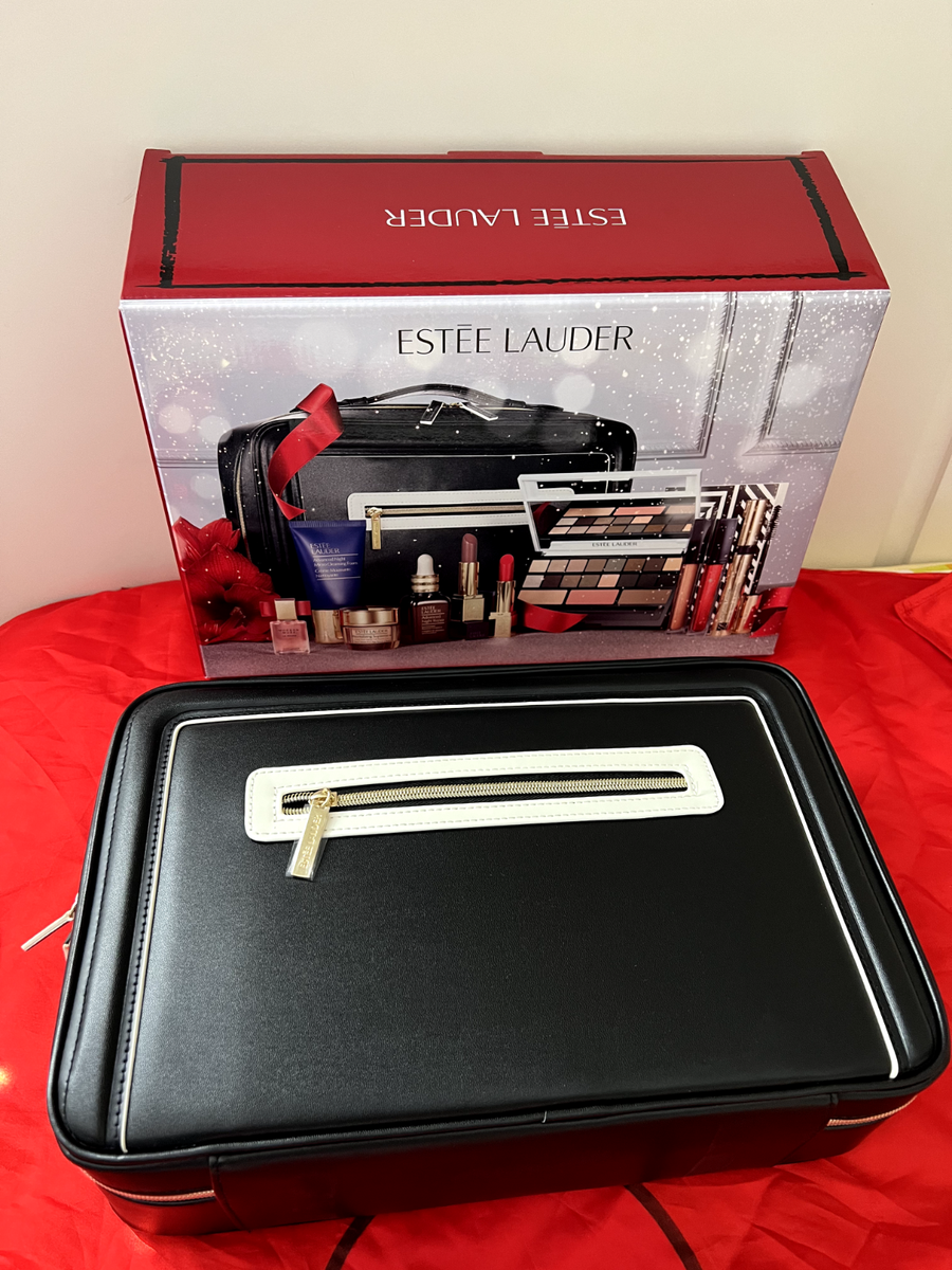 Estee Lauder 2016 Blockbuster Holiday Make up Gift Set W/train