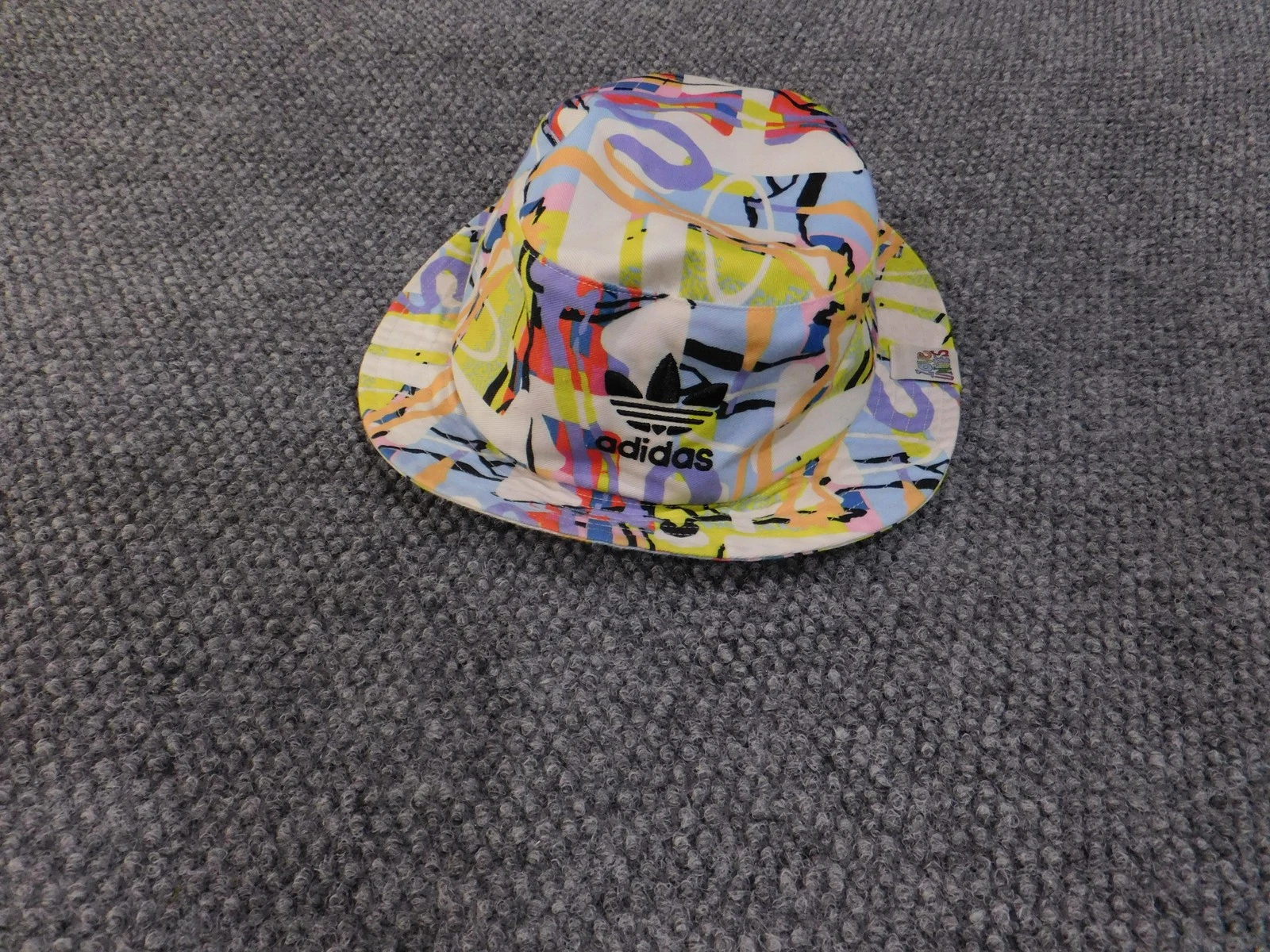 Adidas Bucket Hat Mens medium Multicolor Abstract Graphic