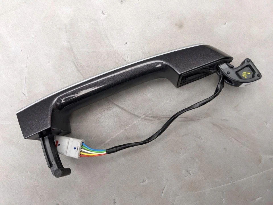 Manija de puerta exterior LED 121V/GXG delantera derecha o derecha OE 2015-22 Cadillac CT4 CT6 XT5 Foto 3 de 4