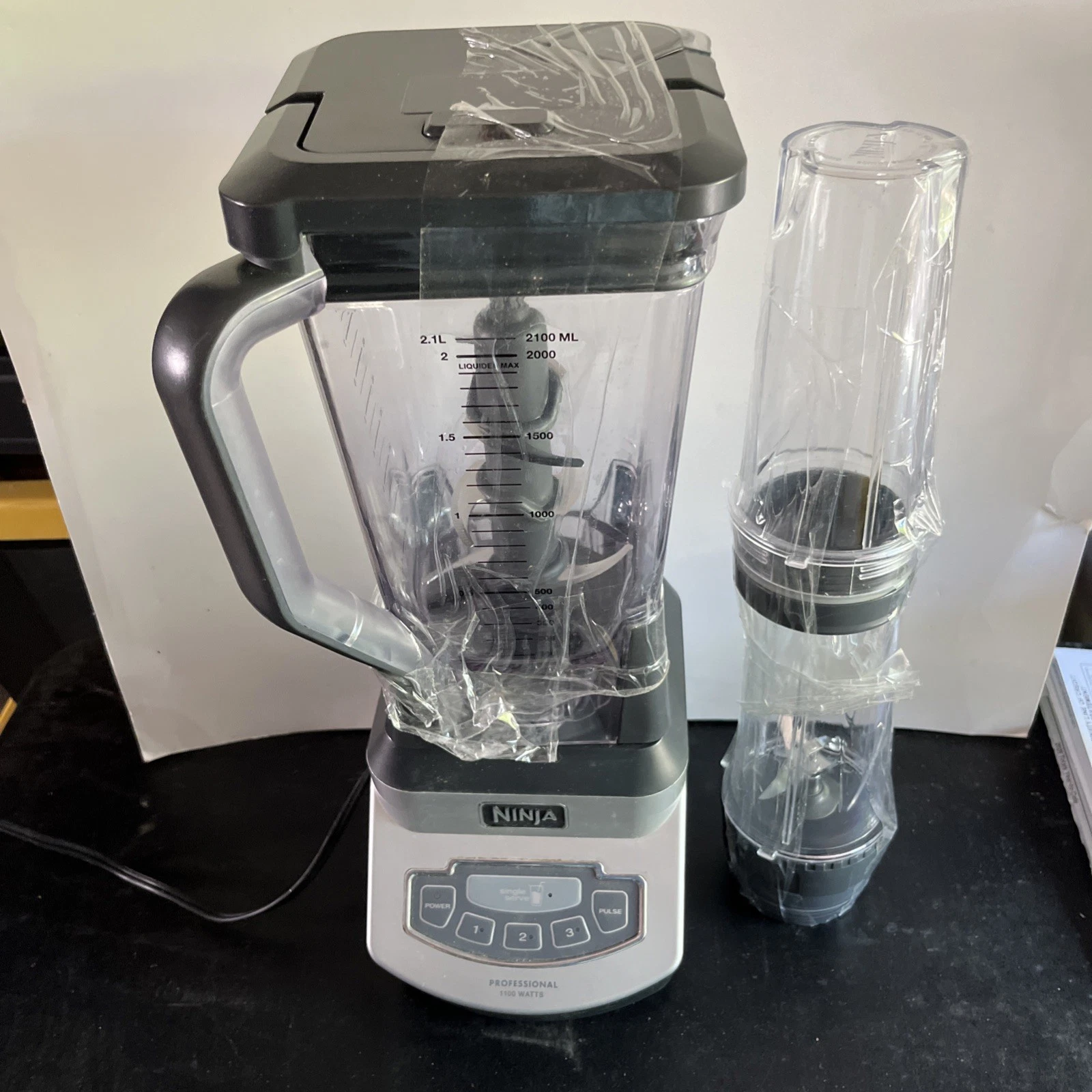 NINJA Professional 1100 Watts Professional Blender with Personal Serving Cup
Opens in a new window o
