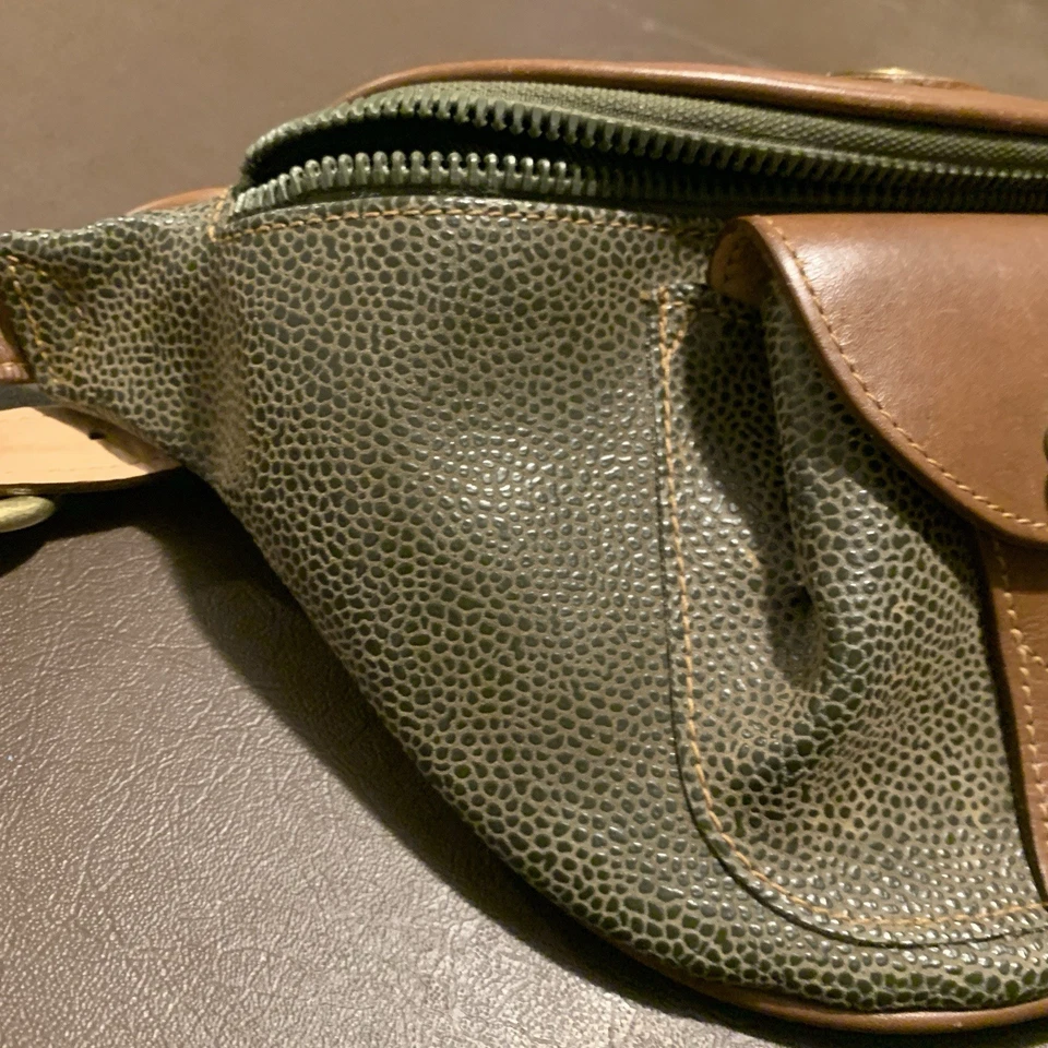 Bolsa de cinto Mark Cross vintage exército couro verde bolsa de cintura ferragem dourada envelhecida - Imagem 4 de 4