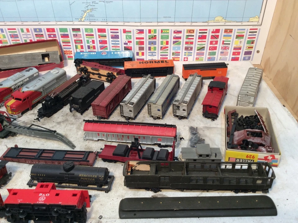 Bachman / Roco H0 Scale junk lot parts for fixing a repair - Image 2 of 4
