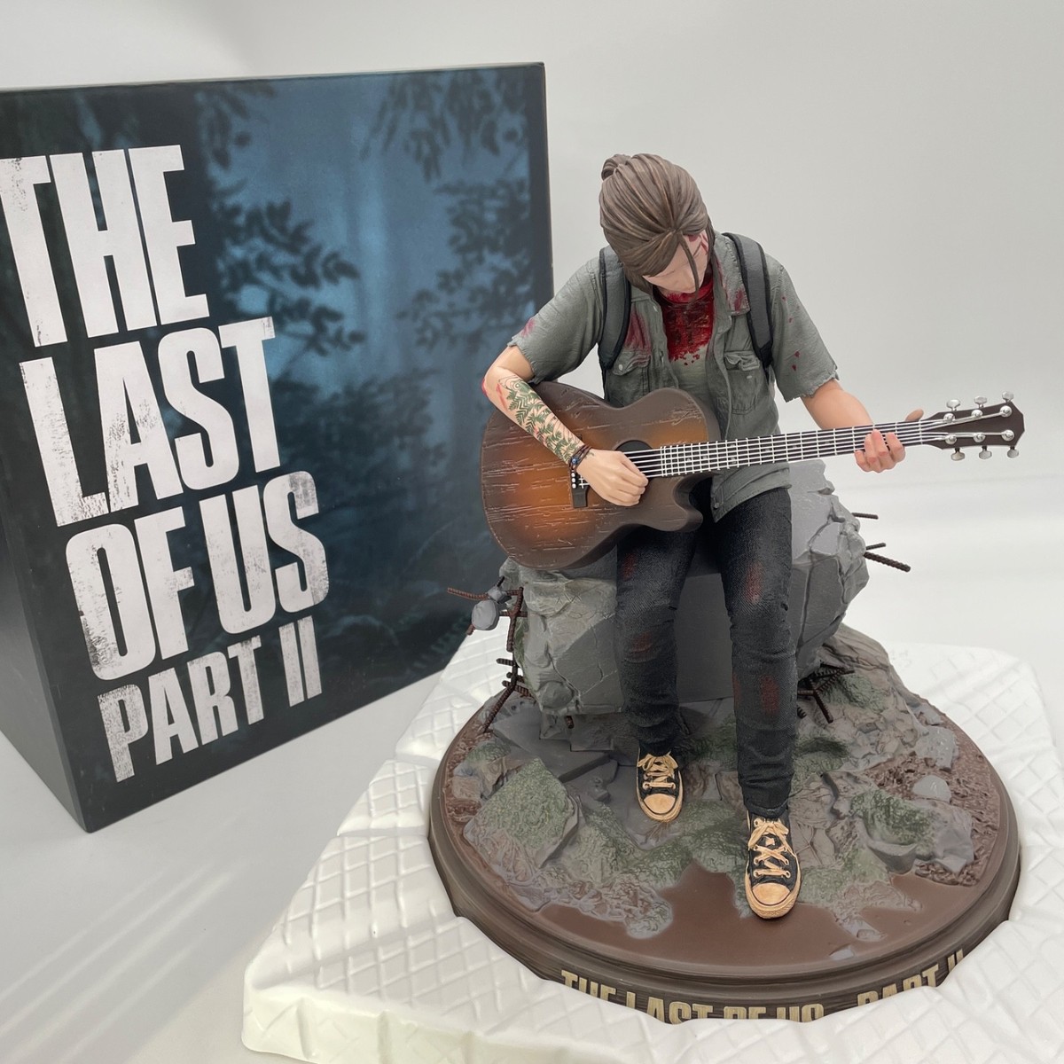 The Last Of Us Part II 2 Official Collectors Edition Ellie Statue