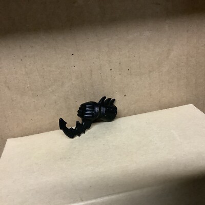 1990 Vtg. Batman BRUCE WAYNE Dark Knight Quick Change Figure Batarang RH Glove