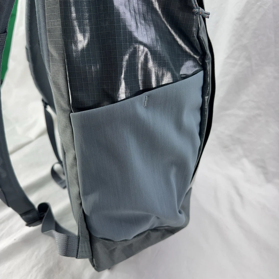 Patagonia 25L Black Hole Backpack Pack Blue/Grey with Red Letters - Image 4 of 4