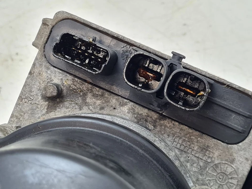 Peugeot Partner 2008 Power Steering Pump 9813664780 Diesel MAM74808 - Image 2 of 4