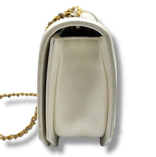 Authentic estate Chanel Octagon CC clasp flap shoulder chain bag - Picture 3 of 11