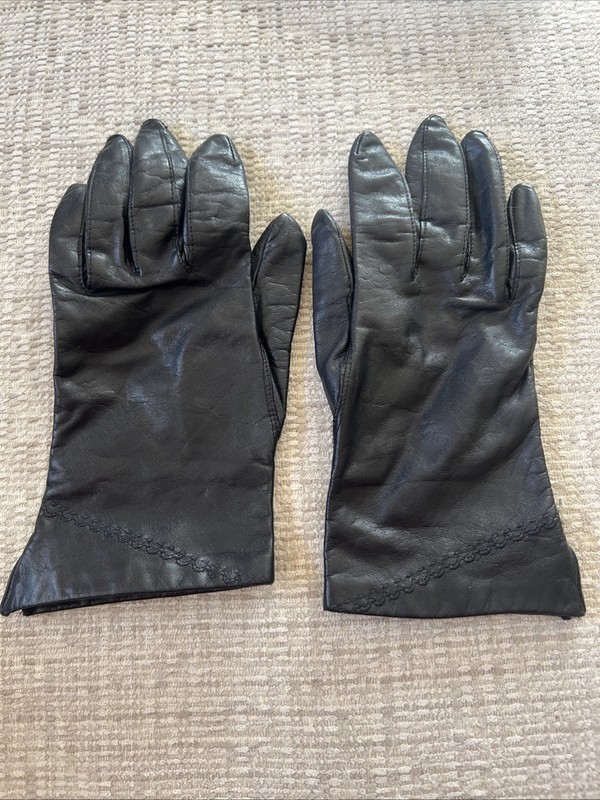 Vintage Pair Fownes Genuine Leather Gloves Womens SIZE 7.5  - WPL 9522