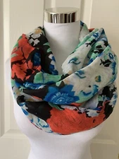 BEAUTIFUL MULTI COLOR INFINITY LIGHTWEIGHT SCARF