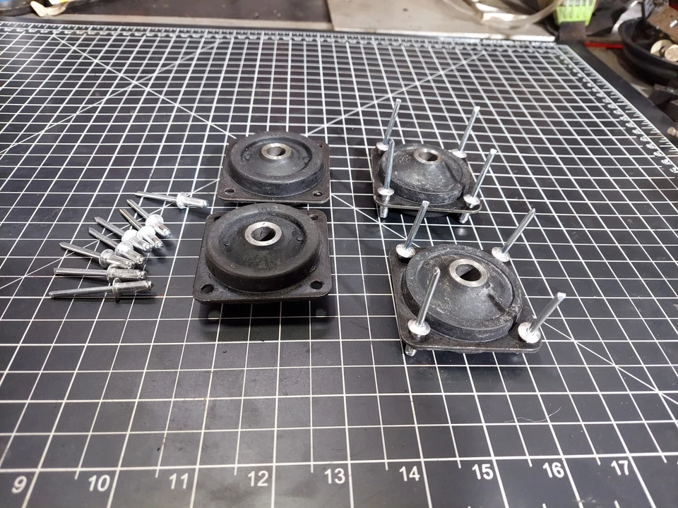 Kit de montaje de motor C32268 para tractores Ingersoll con estuche eléctrico 'Kohler' Foto 2 de 4