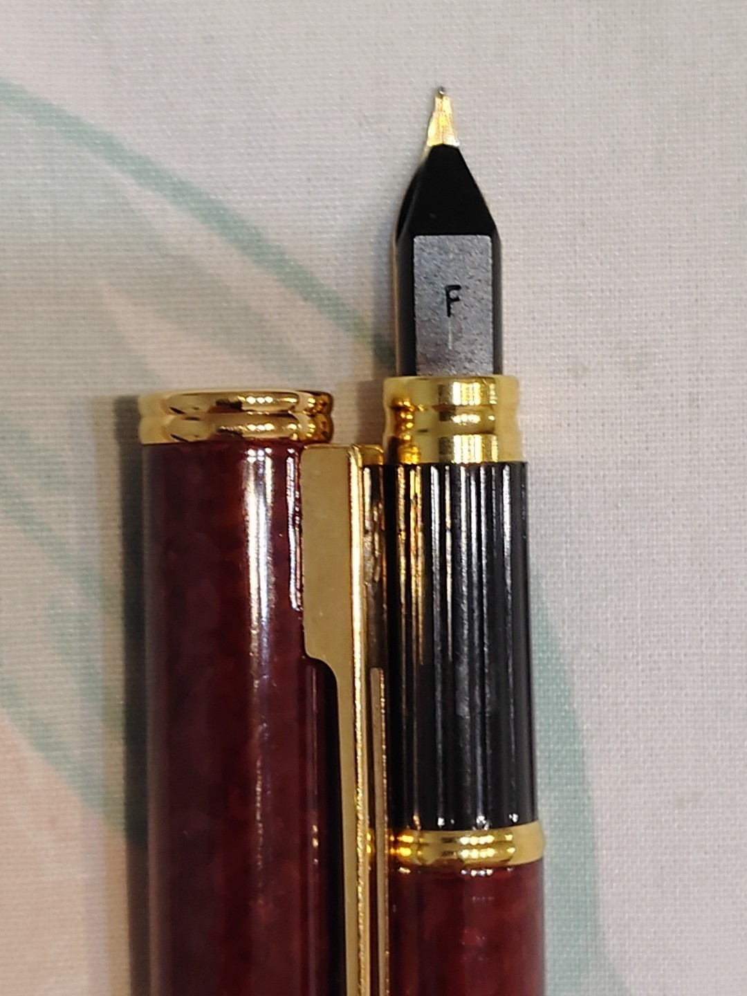 WATERMAN EXCLUSIVE BROWN MARBLE FOUNTAIN PEN WITH FINE 18K GOLD NIB FRANCE 