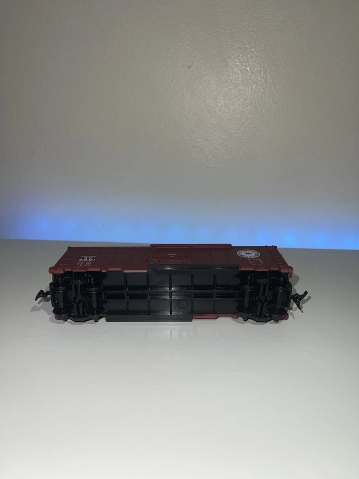 Model Power HO 40' Boxcar w/Sliding Door -- Algoma Central 2901 - Image 4 of 4