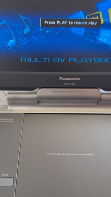 Panasonic ミニコンポ DVD/CDプレーヤー Panasonic DVD-LS82 Portable DVD/CD Player with Power Supply
