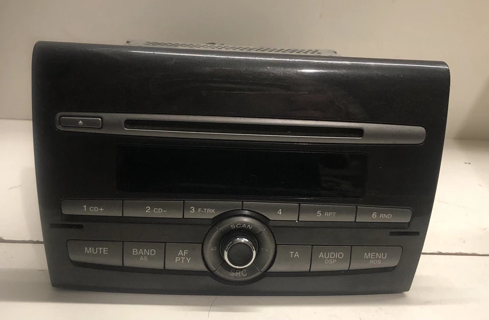 Autoradio-stereo-lettore CD Fiat Bravo Anno 2007-2015 Cod 735451941 Senza Codice - Immagine 2 di 4