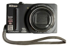 NIKON COOLPIX S9100 COMPACT DIGITAL CAMERA 12.1 MP 18x OPTICAL ZOOM WITH CHARGER