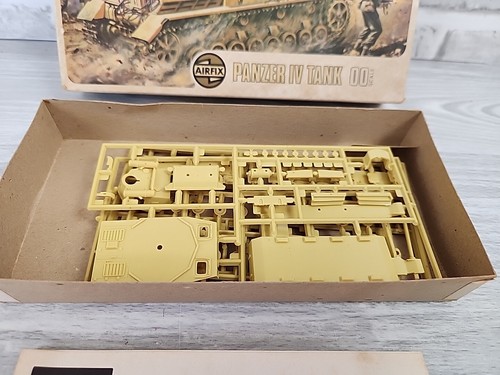 Airfix 00 (1:72) Scale Panzer IV Tank Plastic Model Kit A208V Kit Series 2 - Imagen 8 de 11