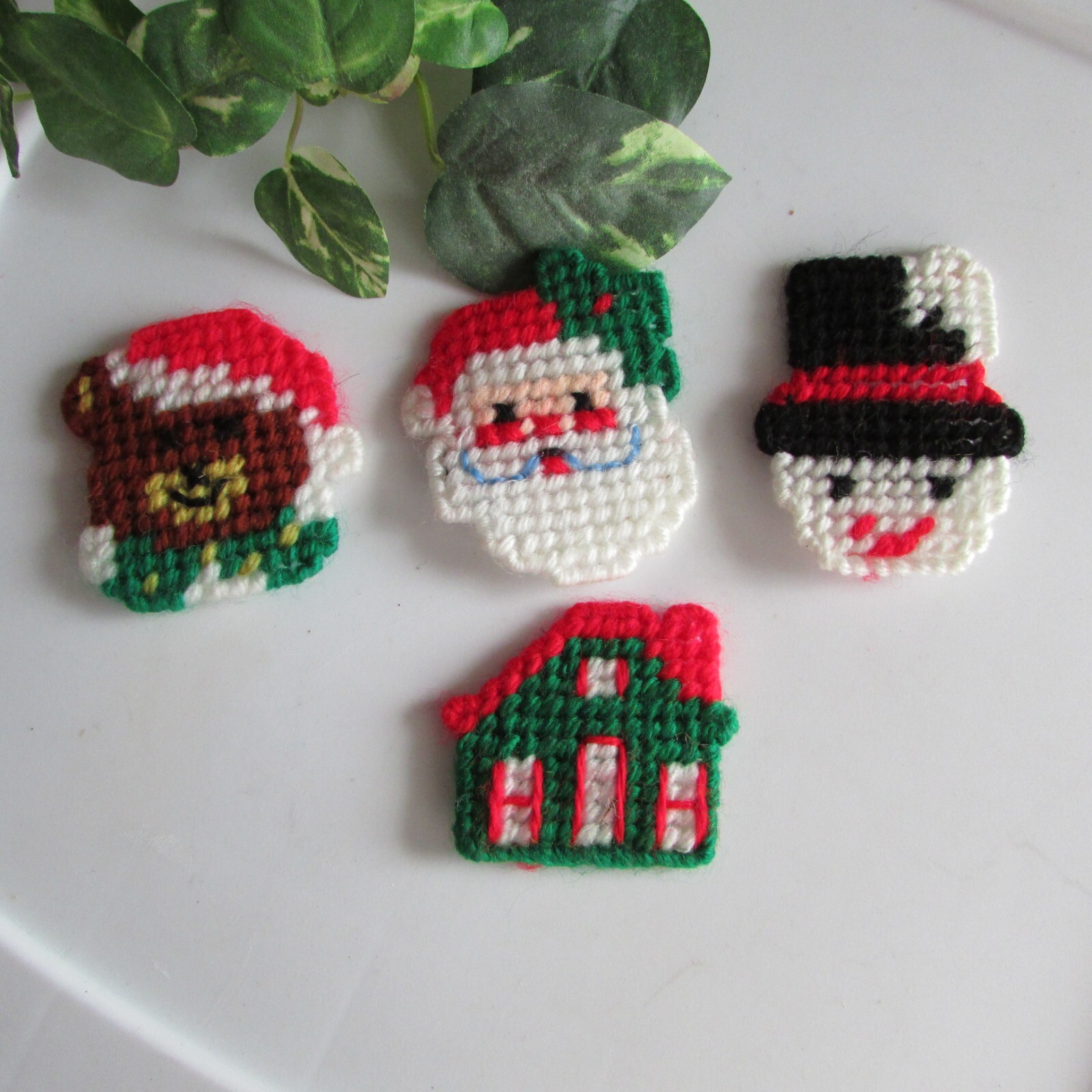 Set of 4 Vintage Handmade Needlepoint Plastic Canvas Christmas Magnets ...