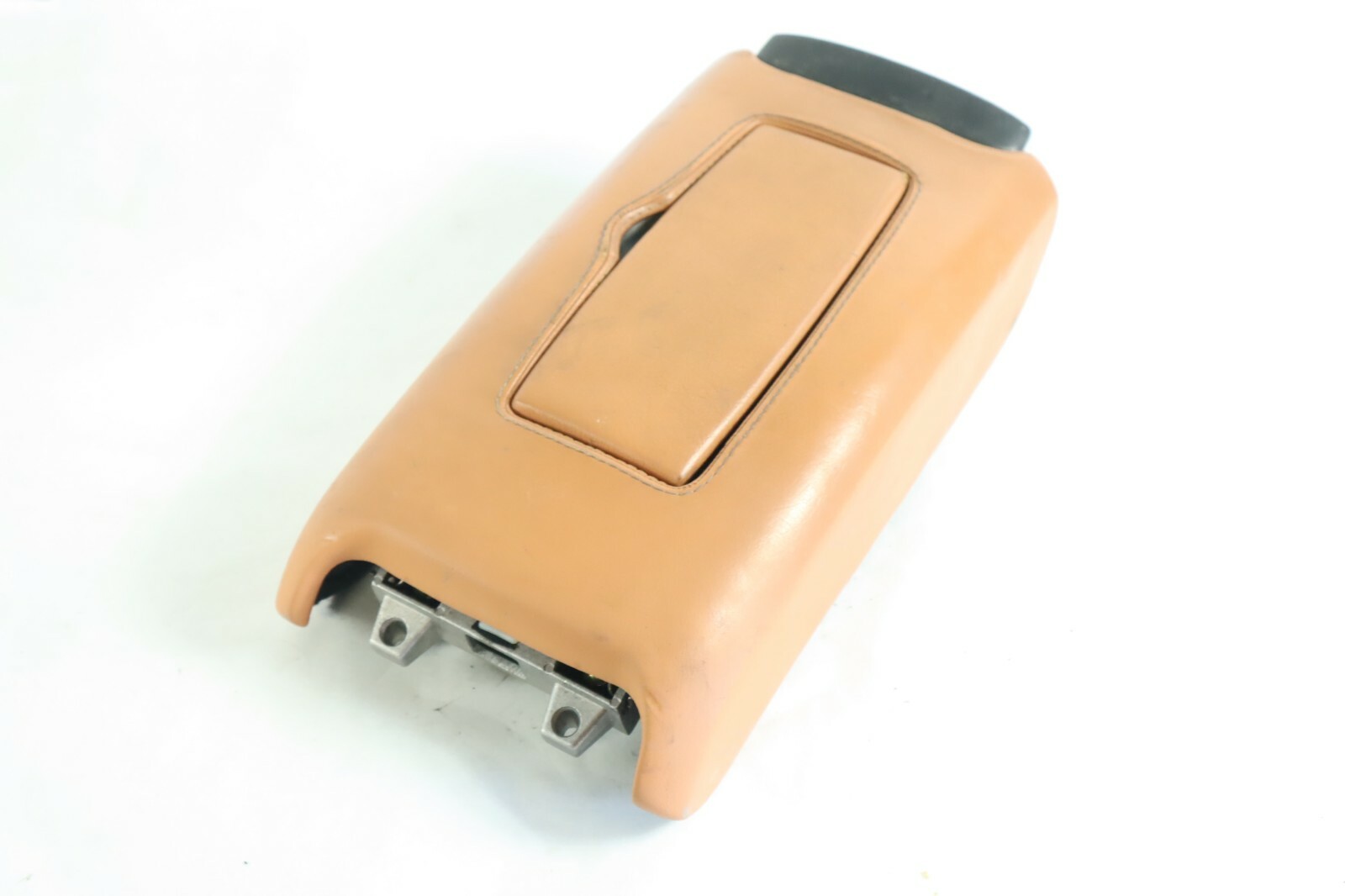 04-08 Maserati Quattroporte M139 Front Center Console Armrest Unit Tan