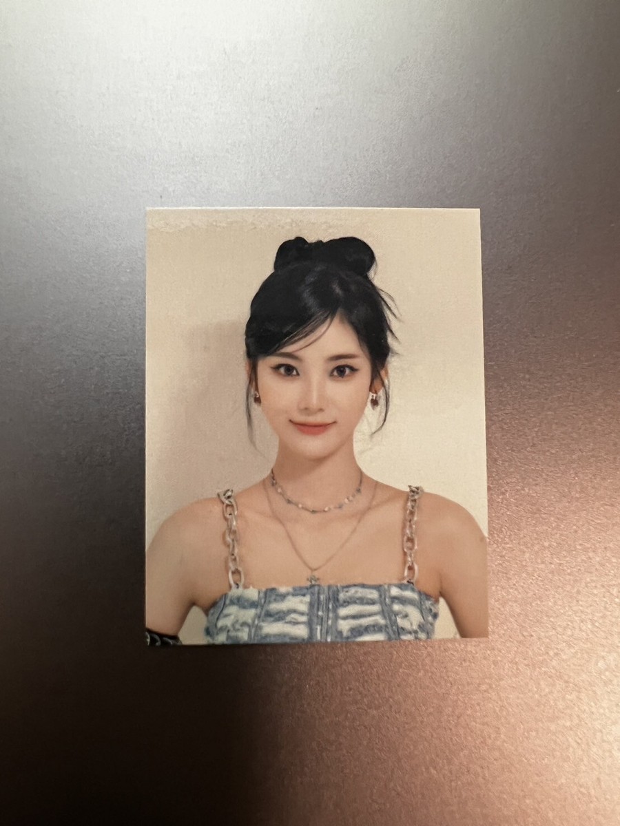 ODD EYE CIRCLE Version Up ID Picture/Clear Photocards Kim ODD EYE CIRCLE Version Up ID Picture/Clear Photocards Kim