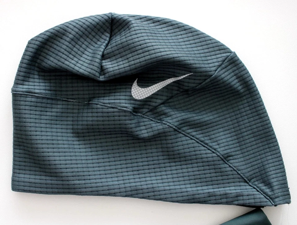 Nike Men's Essential Running Hat & Glove Set L/XL Vintage Green/Silver - Image 4 of 4