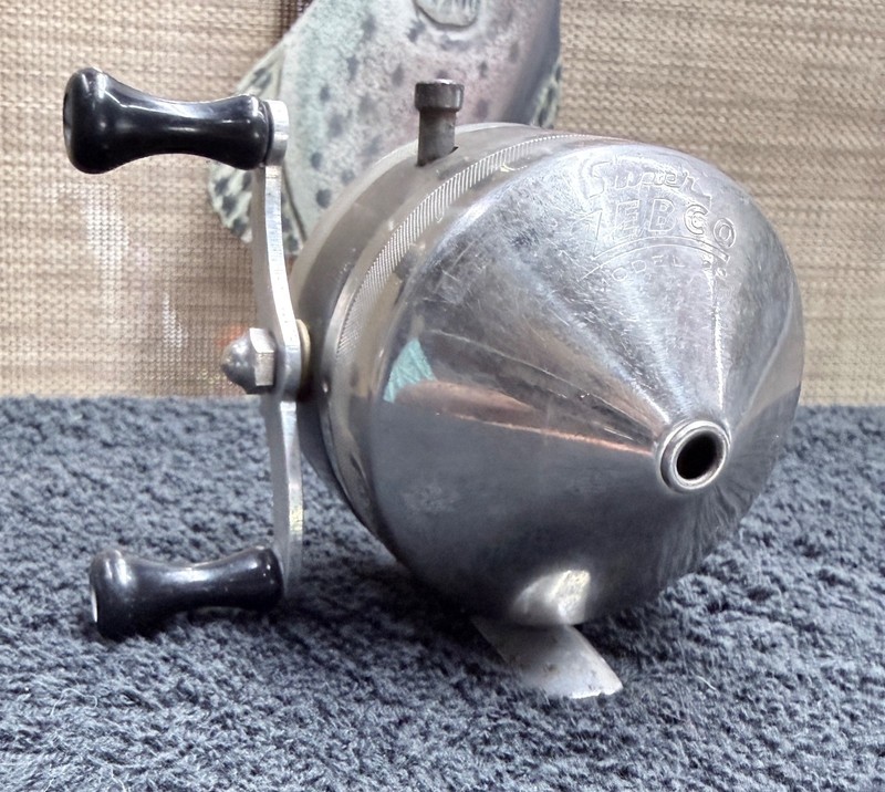 Vintage Super Zebco Model 22 Thumb Ball Spin Cast Fishing Reel