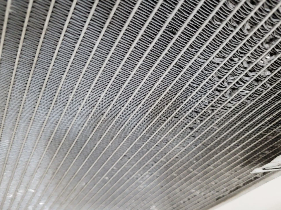 Condensador de CA Mazda CX-5 2013 2014 2015 2016 2017 2018 2019 2020 2021 2022 2023 Foto 2 de 4