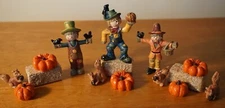 Scarecrow Pumpkin Mini Hay Bales Halloween Fall Village Accessories Decor