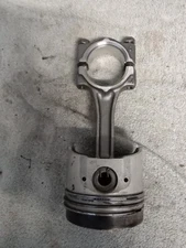 Used Kubota V1305 Connecting Rod And Piston 