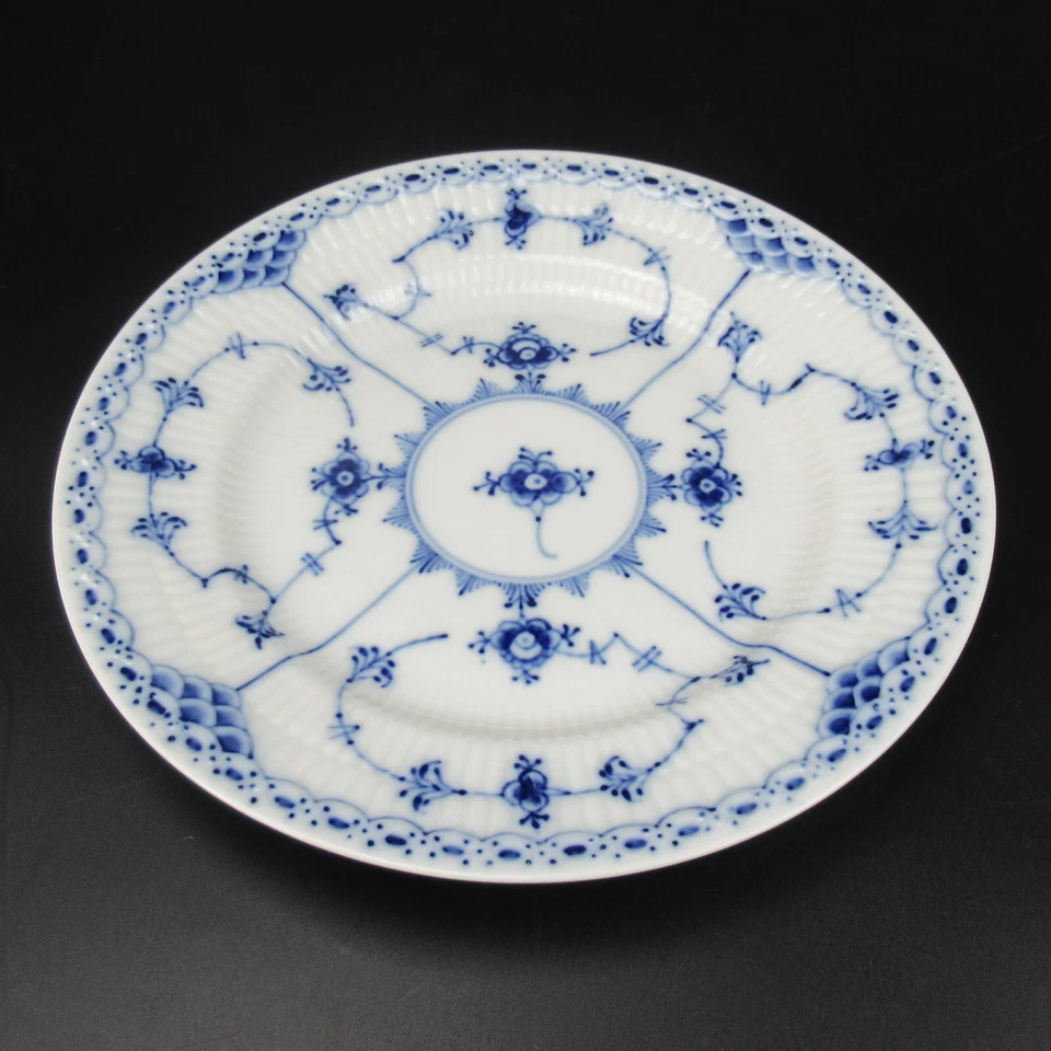 Royal Copenhagen Porzellan Dessertteller Serie Musselmalet Halbspitze 1/574 17cm - Bild 2 von 4