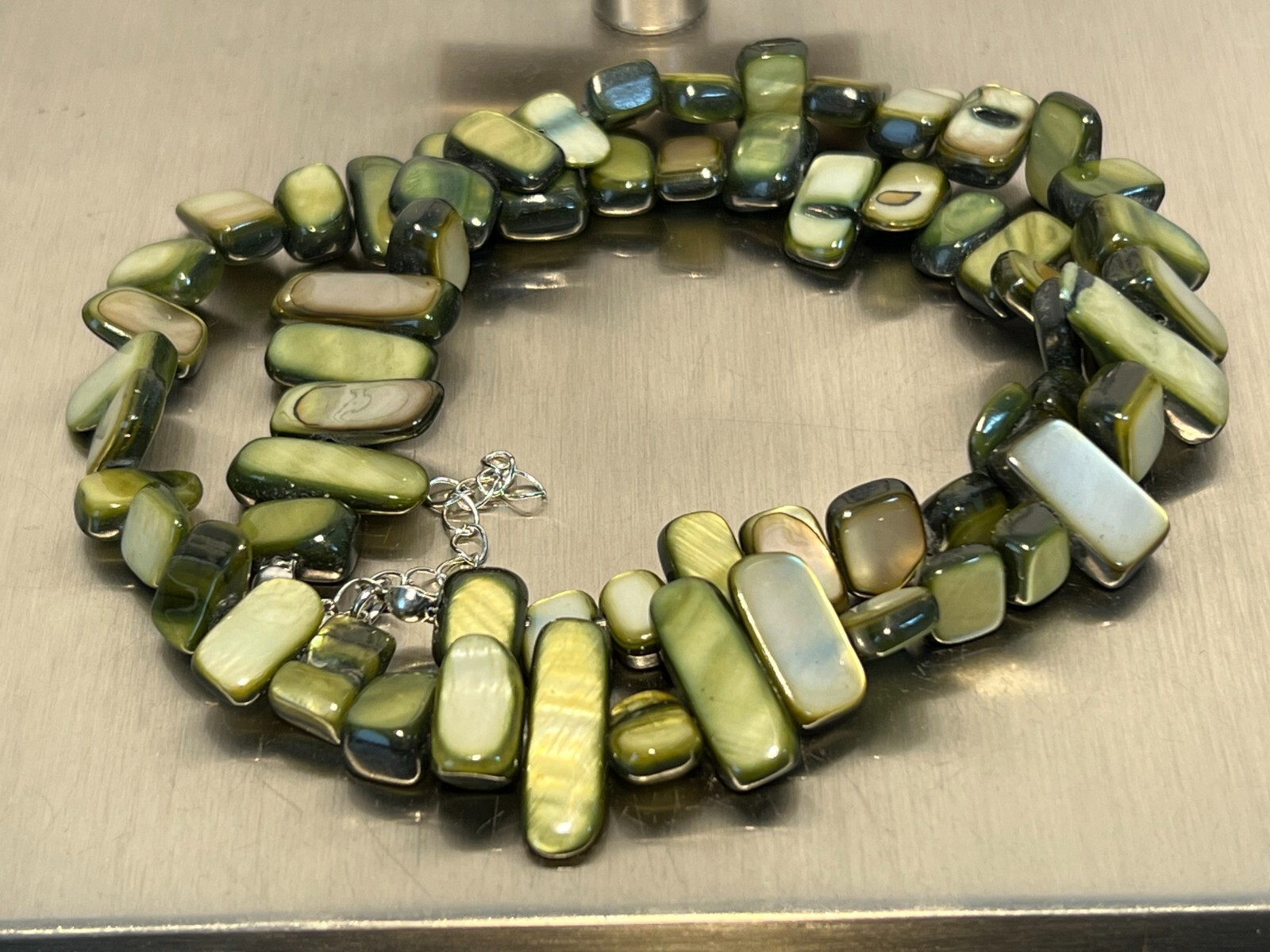 Perlmutt dunkelgrün Äste Collier Kette Länge 49+5 cm ! 9-15 mm ! 28