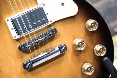 Gibson Les Paul Sunburst ハードケース付 ☆メンテナンス済！ハードケース付！GIBSON LES PAUL DELUXE 70S