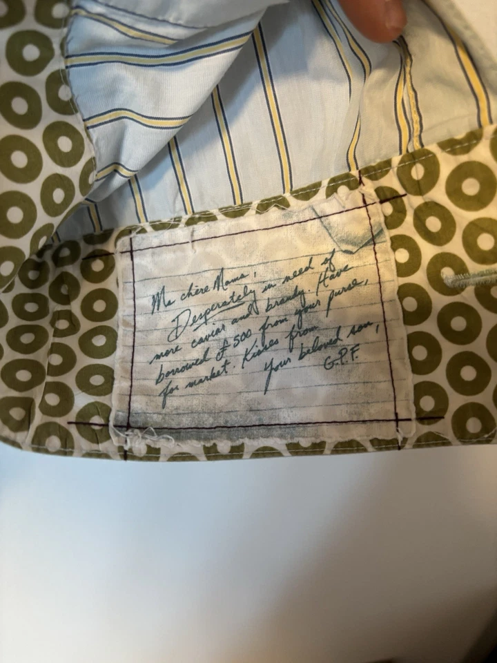 RARO ARCHIVO TROVATA — 2005 “Iron John FitzGilbert” Story Patch Shirt (Talla L) Foto 4 de 4