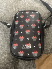 Borsa a tracolla Dani Danielle Nicole Minnie Mouse. Cinghia un po' piegata.