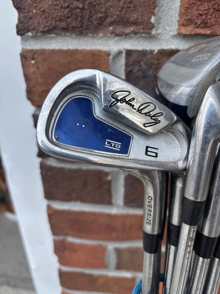 Hierros John Daly LTD 4-PW para diestros varillas de acero flexibles regulares, Foto 2 de 3