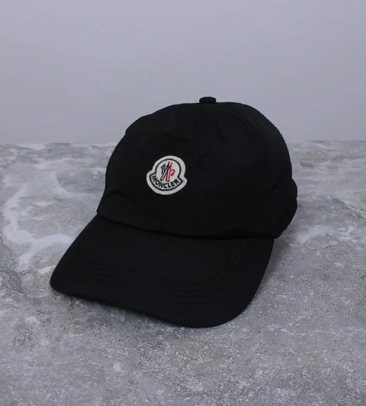 Moncler rare black logo cap pre-owned one size