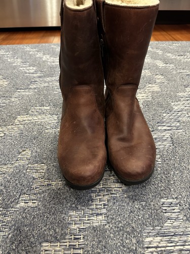 UGG Burrough Leather Shearling Lined Brown Mid Calf Boots Size 8.5 Style 1001993 - Picture 3 of 11