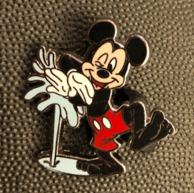 Trading Pin / MLBP2008 DISNEY ミッキー ピンバッジ 2008 Disney Limited Edition Hidden Mickey 2 of 5 Red Mickey