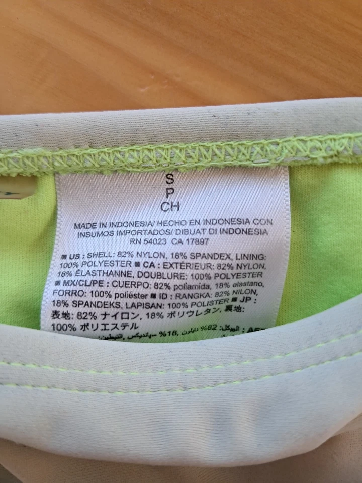 Traje de baño pequeño verde bikini 2 piezas con volantes Top para niñas Foto 2 de 2