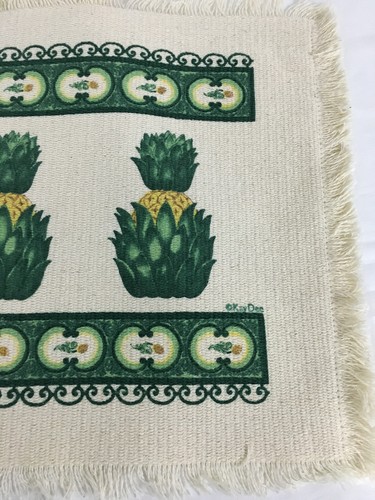 Set de 4 Place Mats Beige Pineapple Theme con Flecos 16"x12" Kay Dee Designs - Imagen 4 de 12