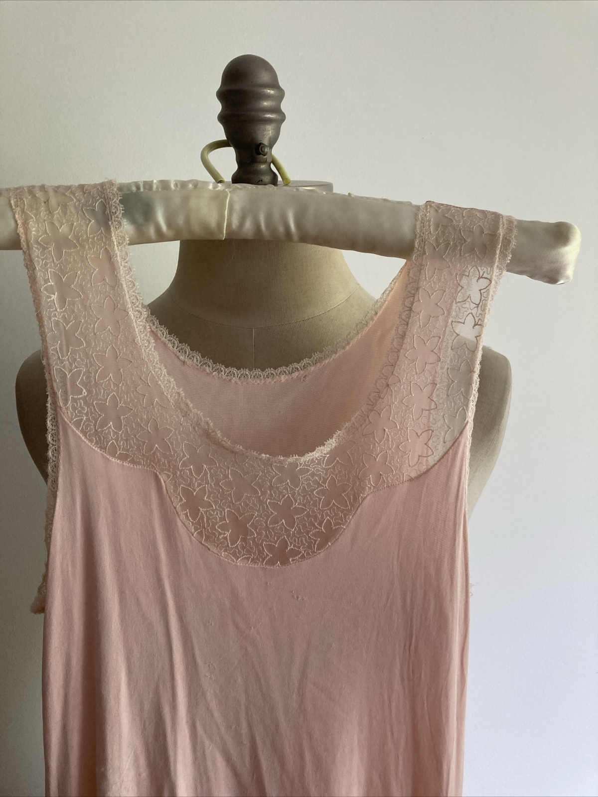 Rare Shell Pink Girl's Petticoat, Vintage 1940s/1950s, Lace Trim 2