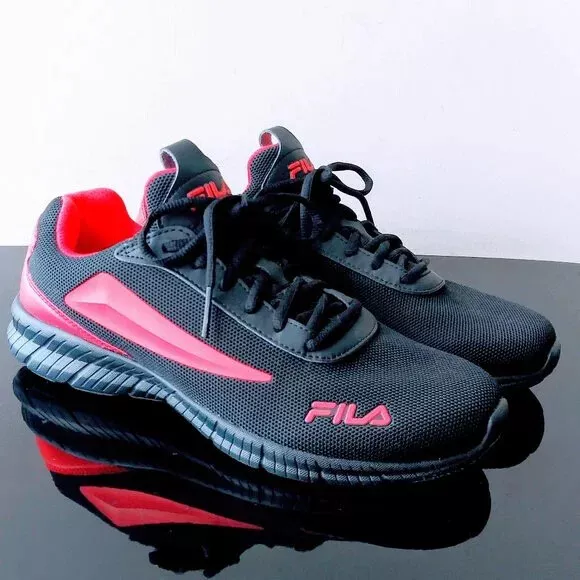 Fila Men s Slip On Lace Sneaker Running Sneaker