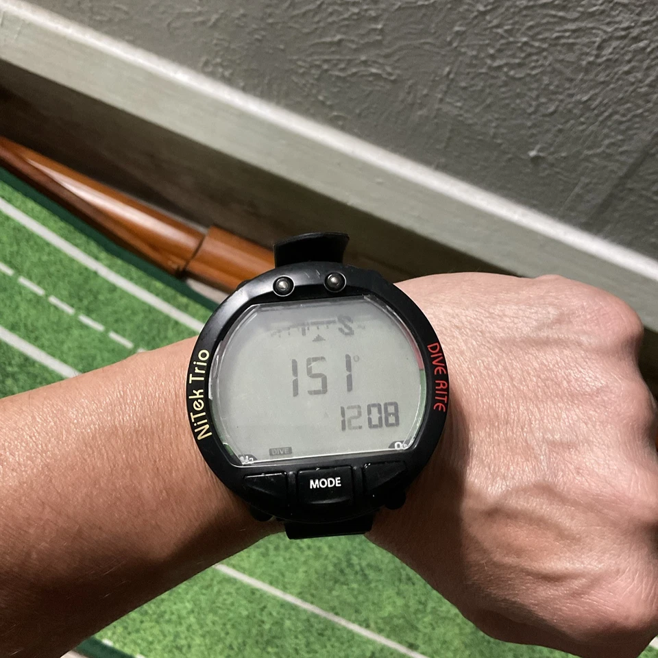 Rare Dive Rite Nitek Trio Scuba Dive Computer With Wrist Strap  - Image 2 of 4