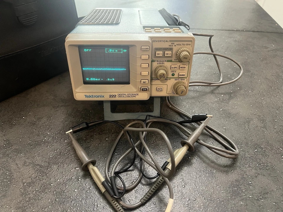 Tektronix Digital Oscilloscope (Model 222) with 12V Power Supply, Carrying Case - Image 3 of 4