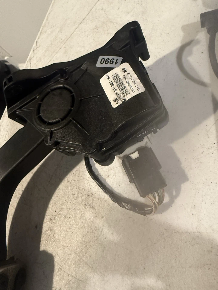 Chevrolet Sonic 2014 piso delantero acelerador acelerador pedal 96858781 Foto 3 de 4