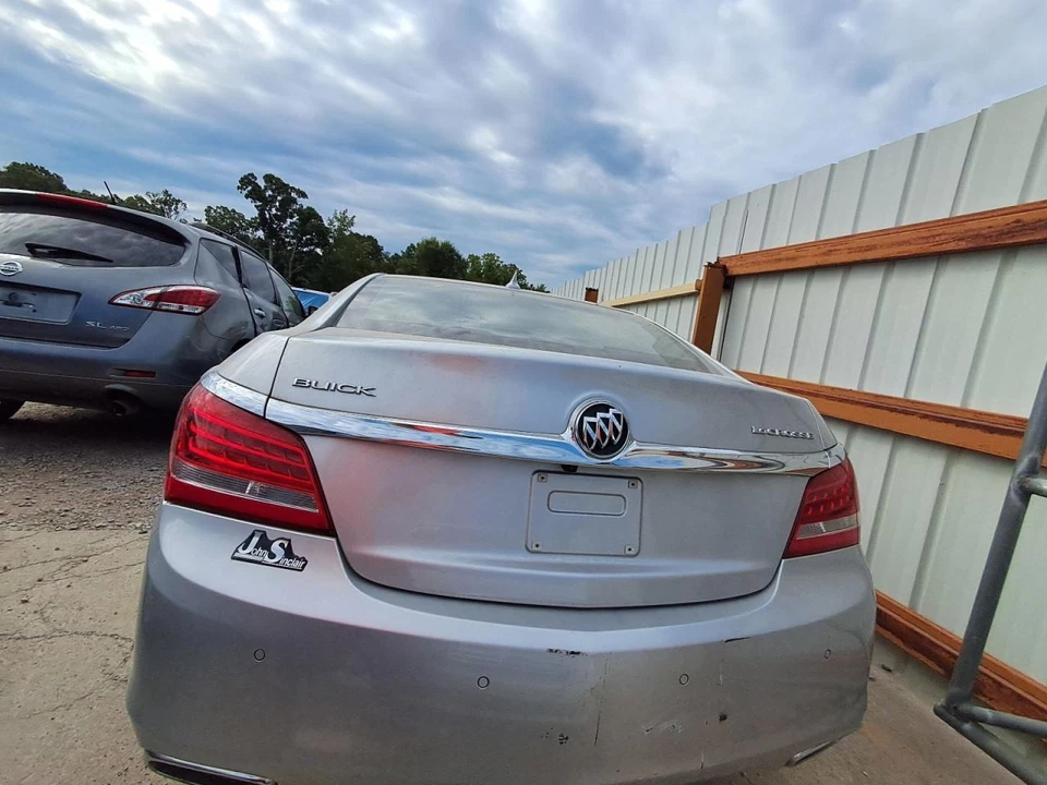 (LOCAL PICKUP ONLY) Trunk/Hatch/Tailgate Without Spoiler Fits 14-16 LACROSSE 259 Foto 2 de 2