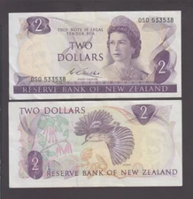 NEW ZEALAND P.164b  2 DOLLARS SIG SILKS-YOUNG QEII  VERY FINE  2205
