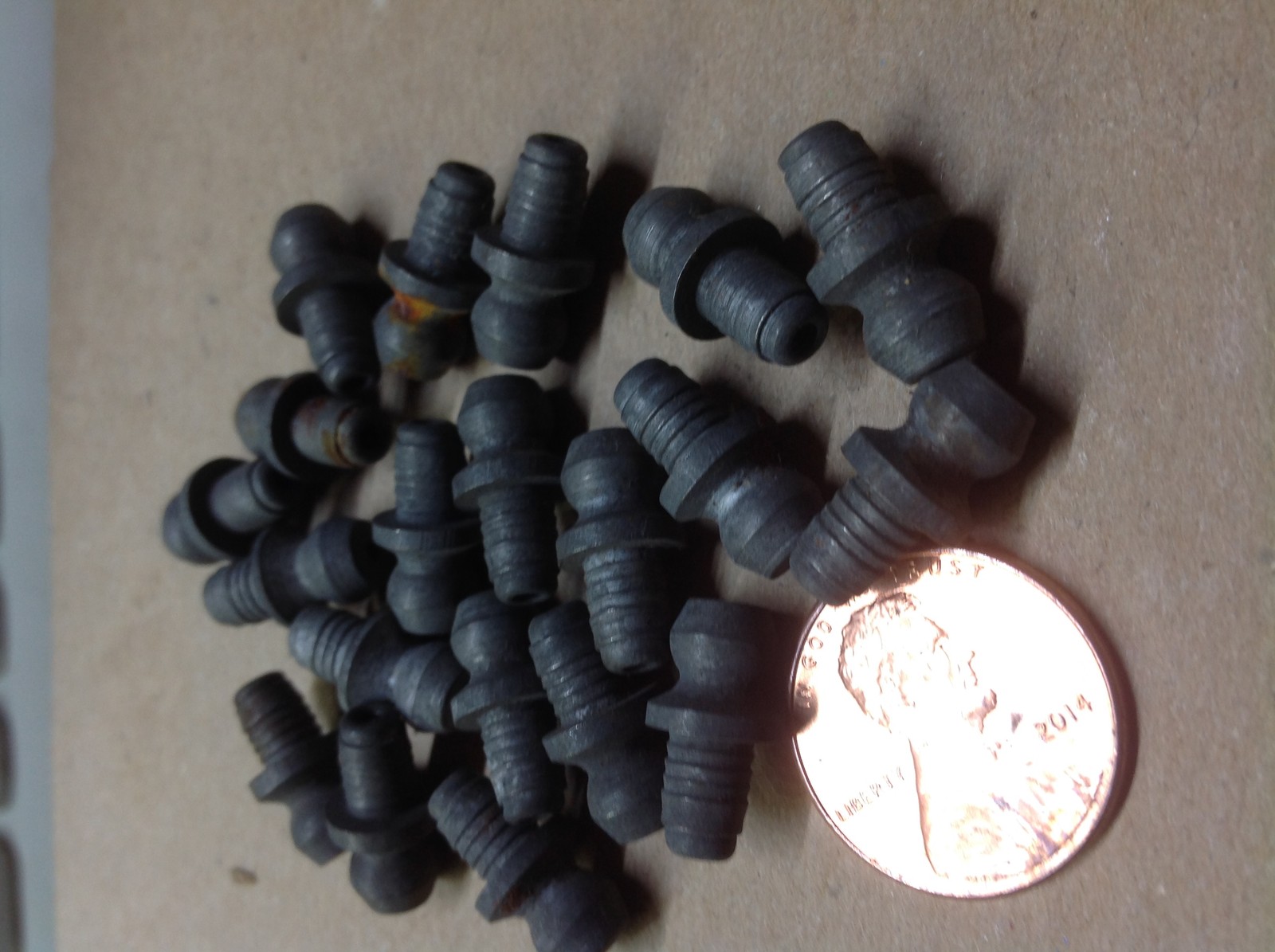 lot of 20 small press in grease zirks fittings with check valve 3/16