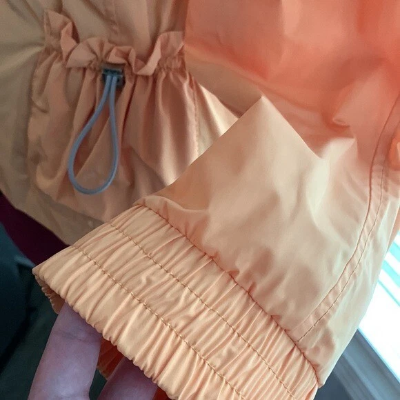 Carolina Herrera雨衣 — 第 4/4 张图片