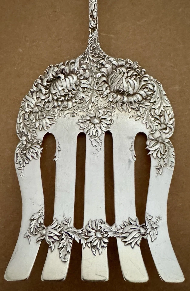 HERMOSO PAQUETE ESTERLINA DURGIN PATRÓN DE CRISANTEMO DORADO TENEDOR DE ESPÁRRAGOS Foto 3 de 4